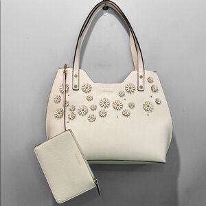 Calvin Klein Sonoma white tote handbag Flower Applique extra large and zip pouch